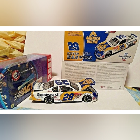 Adult Collectibles Action Kevin Harvick AMERICA ONLINE 2001 STOCK CAR NEW - Picture 12 of 12